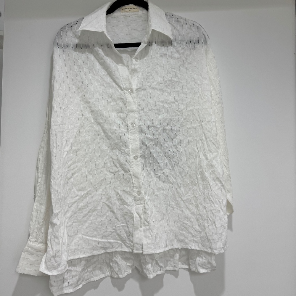 White set- shirt & shorts - Picture 1 of 3